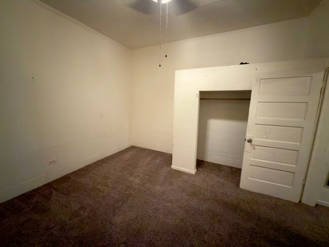 Building Photo - Marshall Street