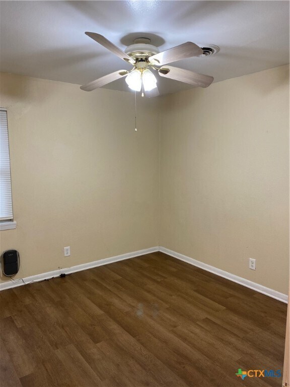 Building Photo - 906 San Antonio St