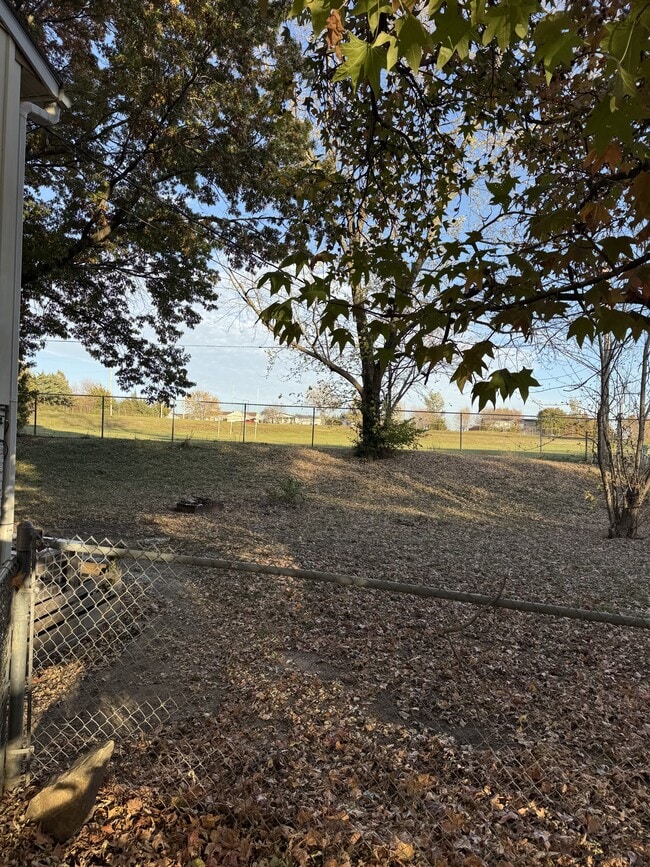 Building Photo - 3900 SE Fremont St