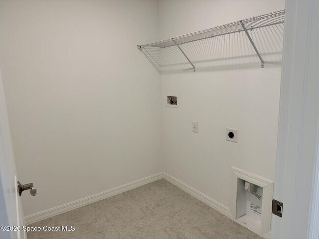 Building Photo - 856 Castleford Ave NE