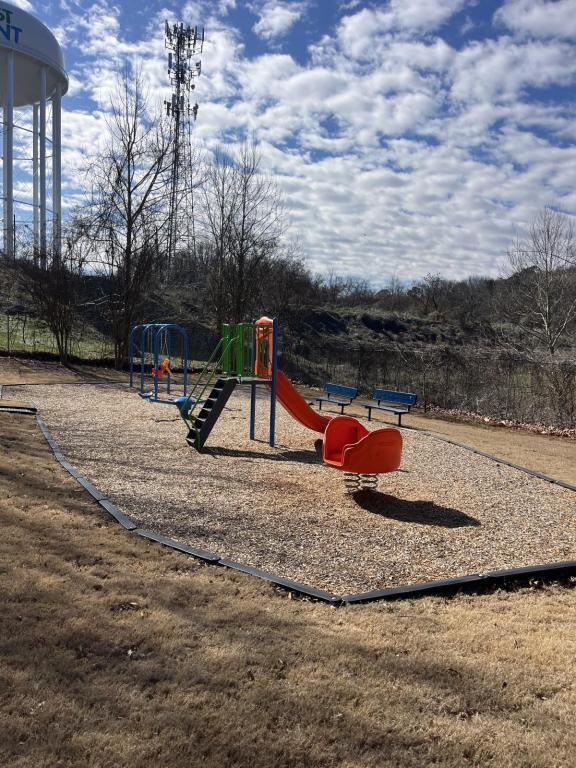 Building Photo - 1910 Center Ave