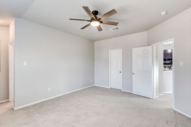 Building Photo - 6113 Bridgewood Dr