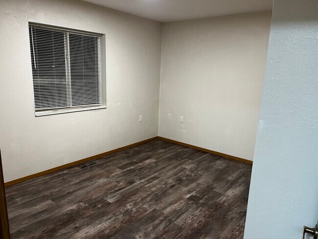 Upstairs North Beroom - 1800 S Grange Ave