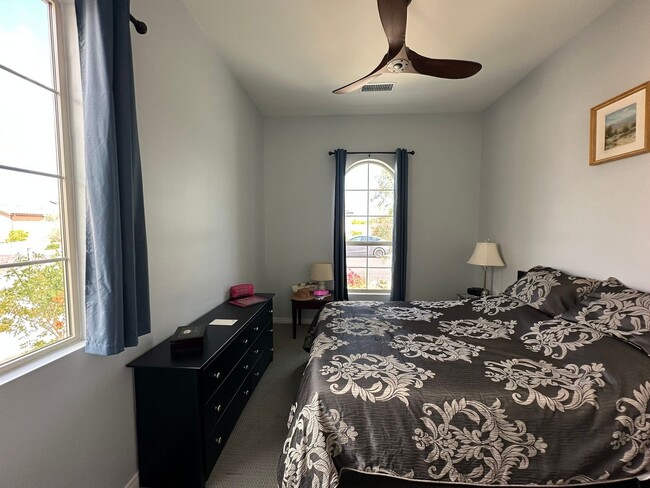 Building Photo - Short term Furnished home in the desirable...