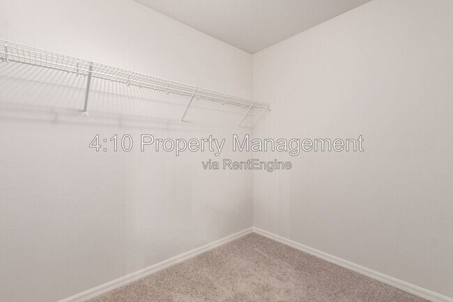 Building Photo - 142 W Impala Dr