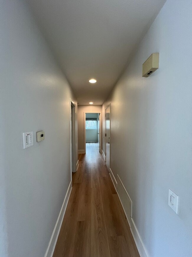 Building Photo - Beautiful Single Story 4b 2b Family Home