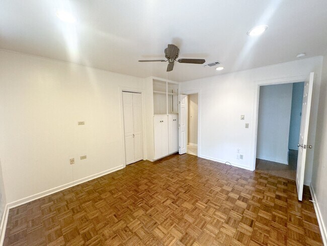 Building Photo - Adorable single story home in Landa Park E...