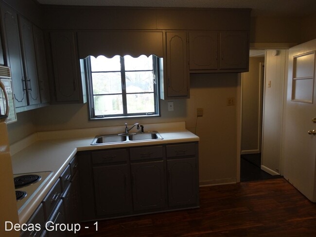 Building Photo - 3 br, 1 bath House - 1245 Rayfield Dr.