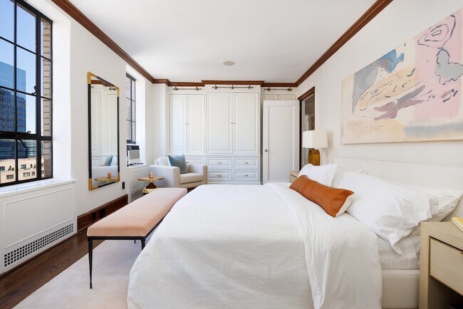 Building Photo - 350 W 57th St