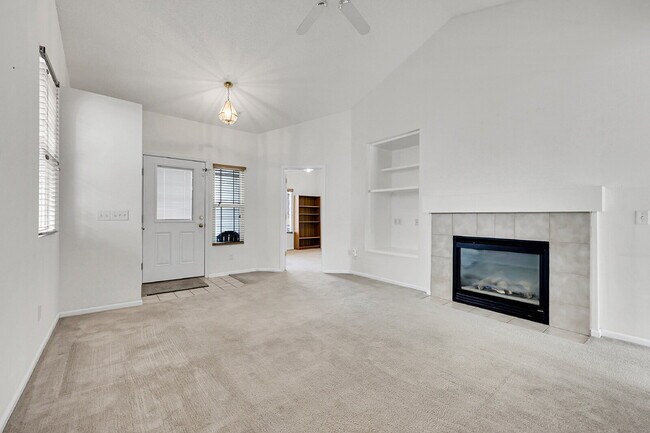 Building Photo - $2,100.00 - 3 Beds, 2 Baths, Single Family...