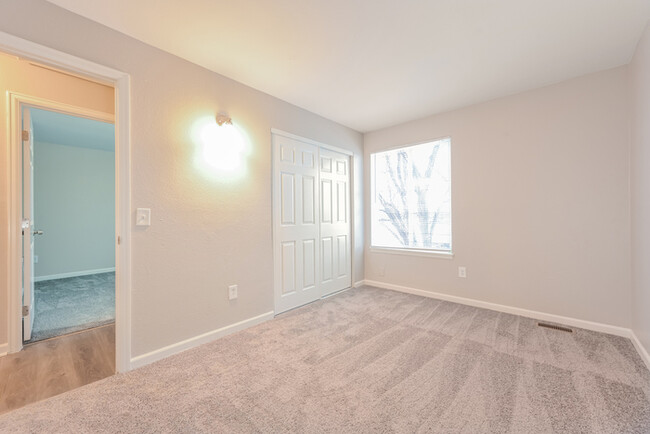 Building Photo - Charming 4-Bedroom Home
