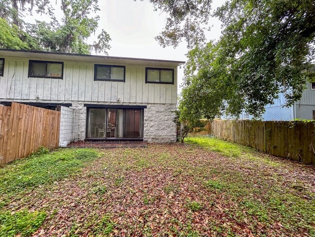 Building Photo - 1038 SW 6th Dr