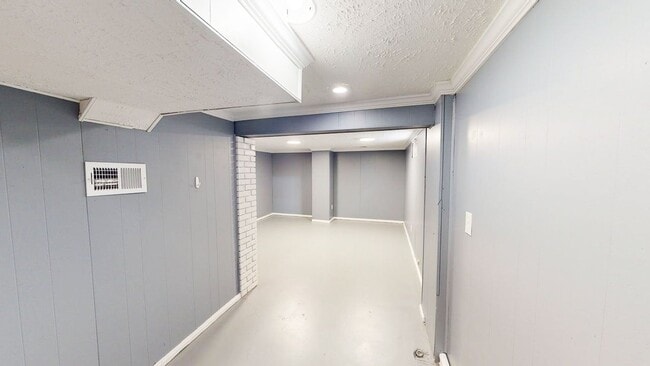 Building Photo - 793 Wiltshire Rd