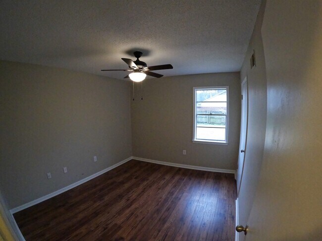 Building Photo - 6541 Deermont Dr