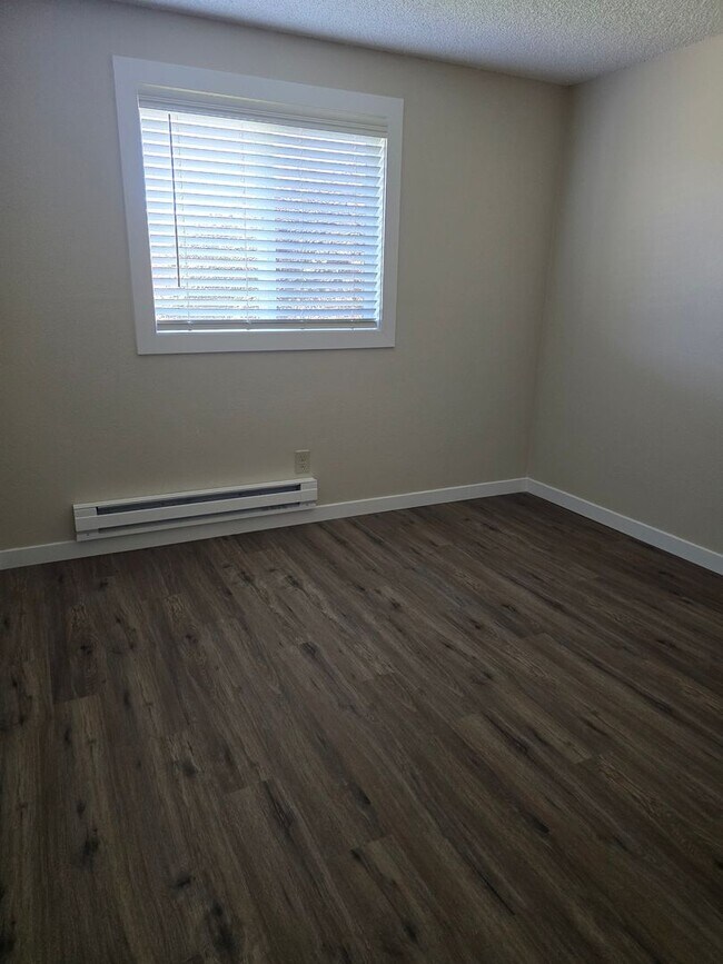 Building Photo - Newly renovated 3 bedroom rambler