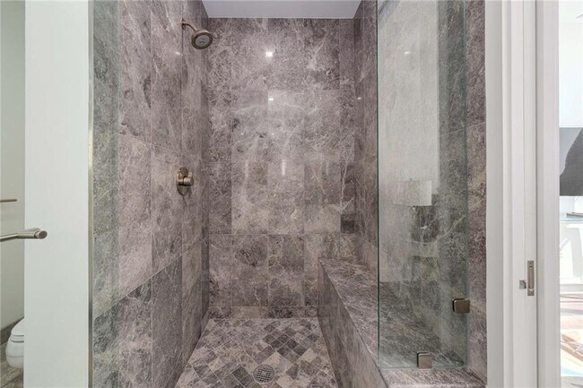 Building Photo - 501 West Ave