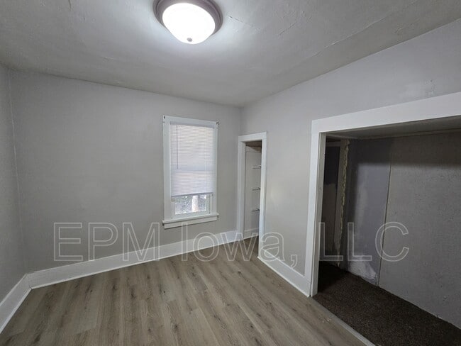 Building Photo - 518 Kern St