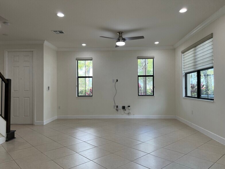 Building Photo - 3390 NW 125th Ave