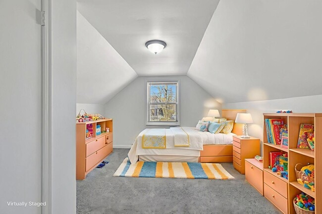 Building Photo - College Hill Renovated Home w/4 bdrms