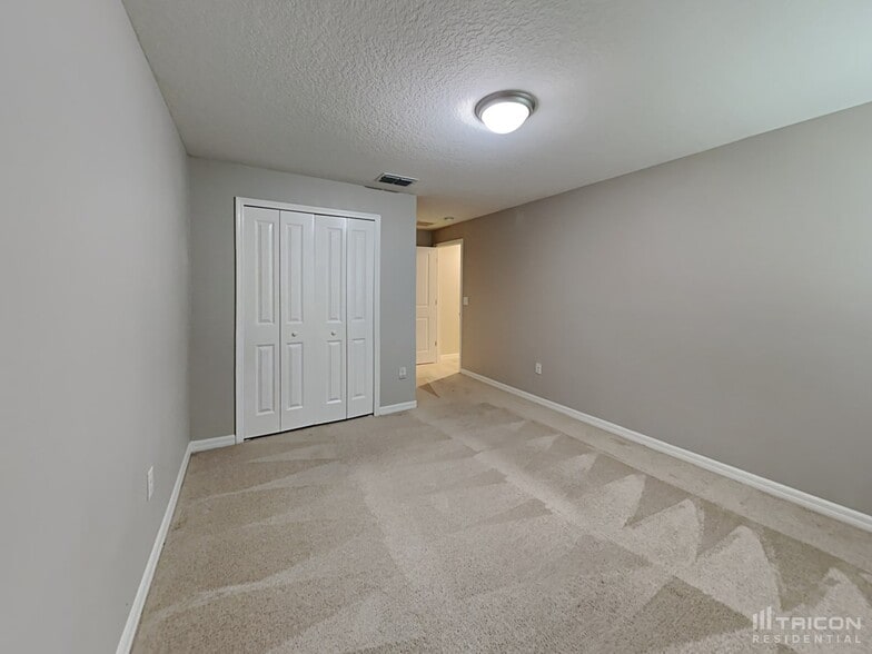 Building Photo - 9701 Sage Creek Dr