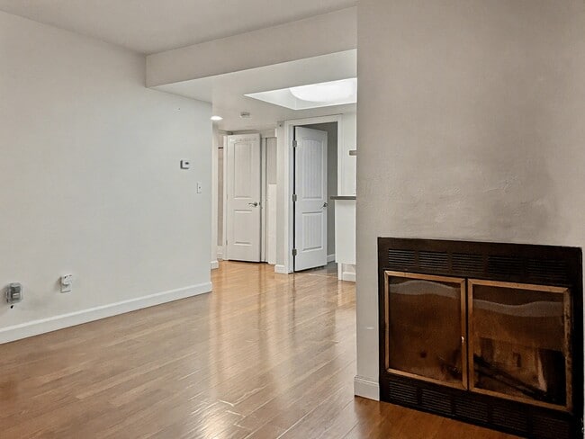 Building Photo - 7252 Foxridge Cir