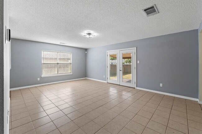 Building Photo - 1704 Matagorda Dr