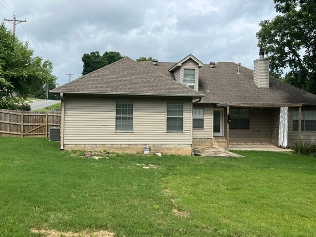 Building Photo - Beautiful 4 Bedroom 2 and a Half Bathroom in the Heart of Sherwood, AR
