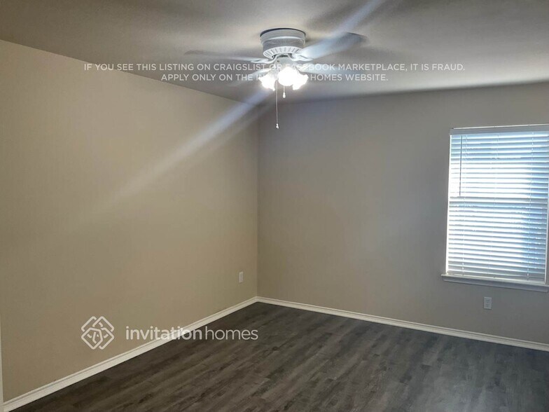 Building Photo - 5028 Raymond Dr