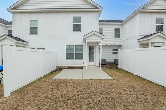 Building Photo - 2205 Perrins Ln