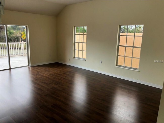 Wood floors - 1014 Universal Rest Pl