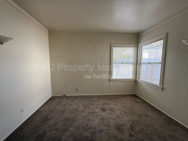 Building Photo - 21625 E Cliff Dr