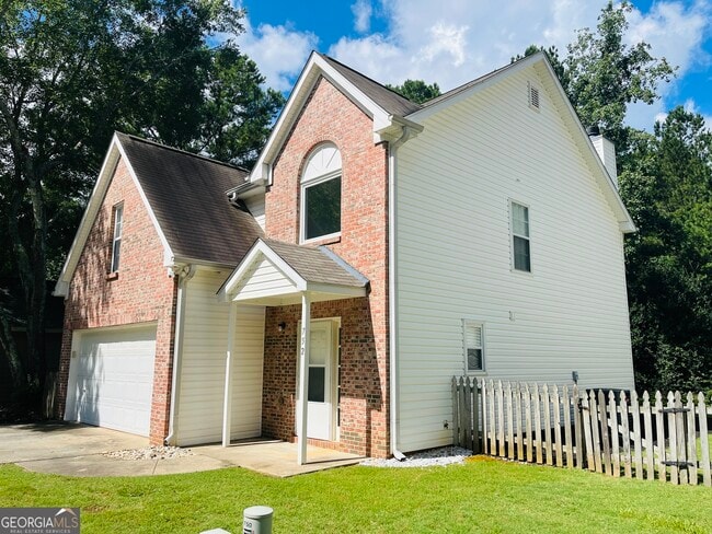 Building Photo - 752 Reeves Lake Dr SW