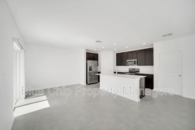 Building Photo - 1623 Reservoir Pl