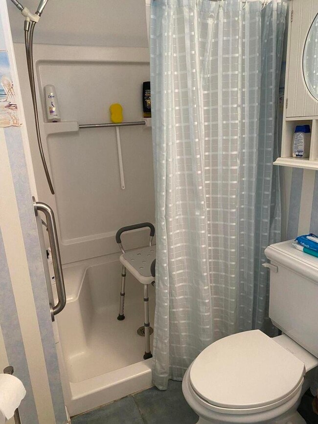 Building Photo - 17 Madrid Ln