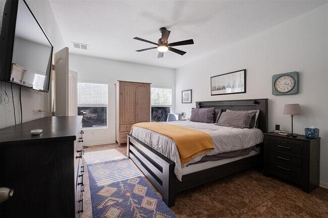 Building Photo - 2317 Amur Dr