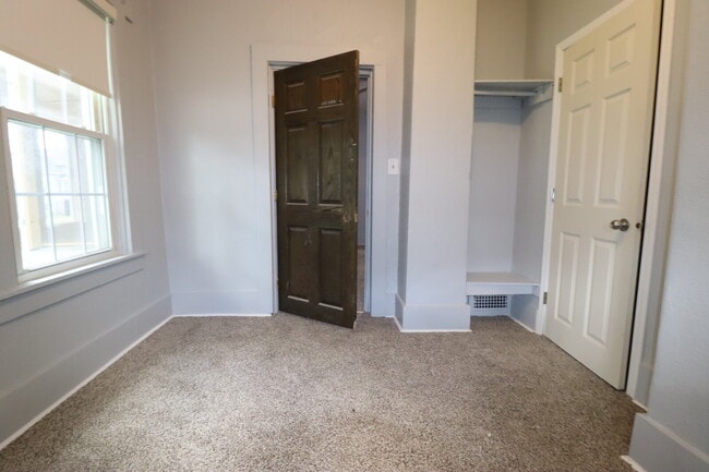 Building Photo - One Bedroom LOWER Duplex