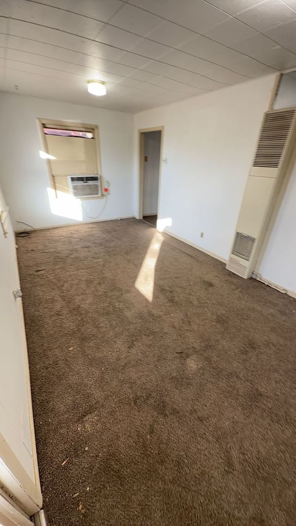 Building Photo - 2 Bedroom, 1 Bathroom House