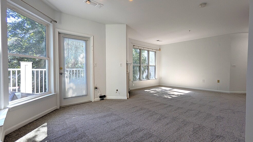 Building Photo - 12915 Alton Sq