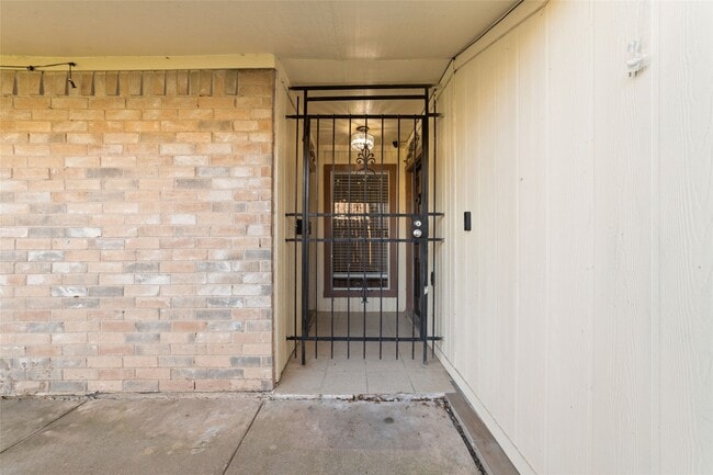 Building Photo - 4222 Amir St