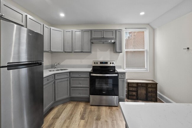 Building Photo - 2539 St Paul St