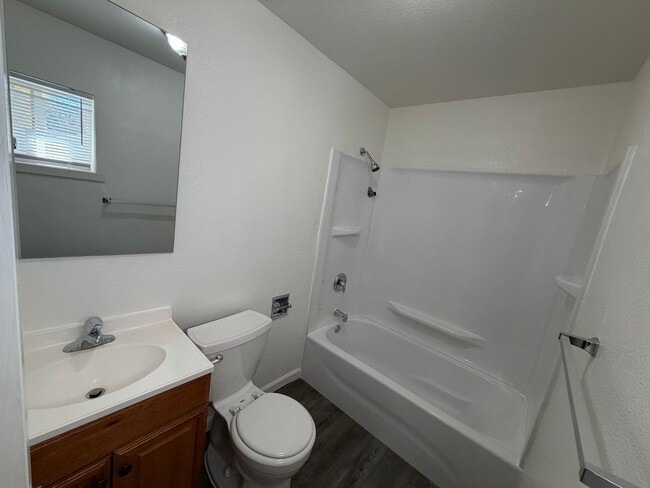 Building Photo - Now available 3 Bedroom | 2 bath home in t...