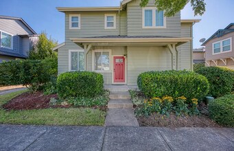 Building Photo - 1635 Hamlet Ln