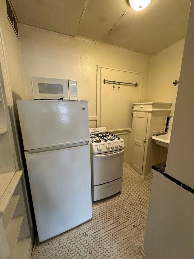 Interior Photo - Clayton Place