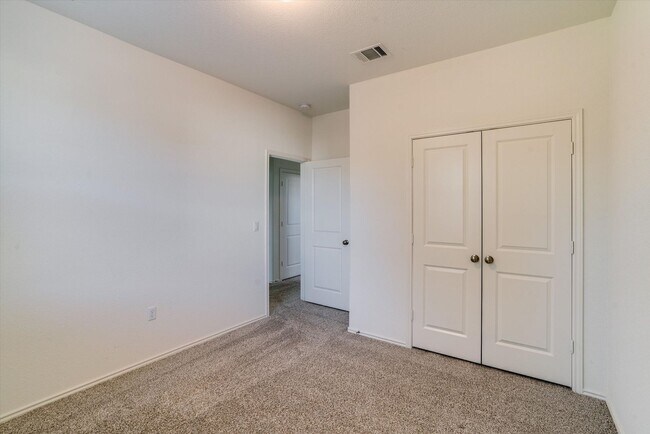 Building Photo - 1107 Diggy Dr