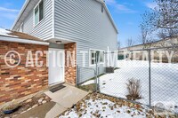 Building Photo - Remodeled Townhome in Cottonwood Heights!