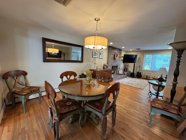 Building Photo - 37 Stoneham Dr