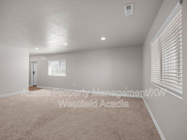 Building Photo - 15179 S Cantle Dr