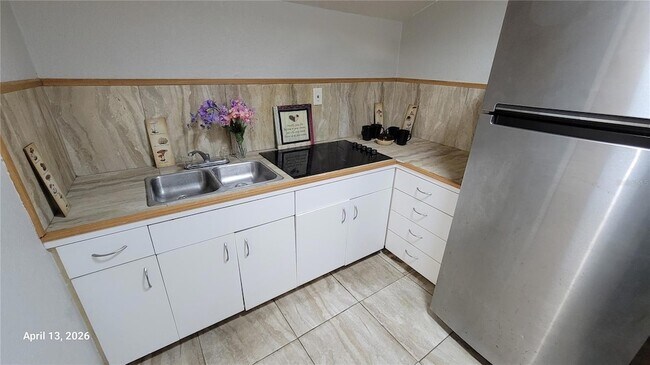 Building Photo - 411 Ave E SE