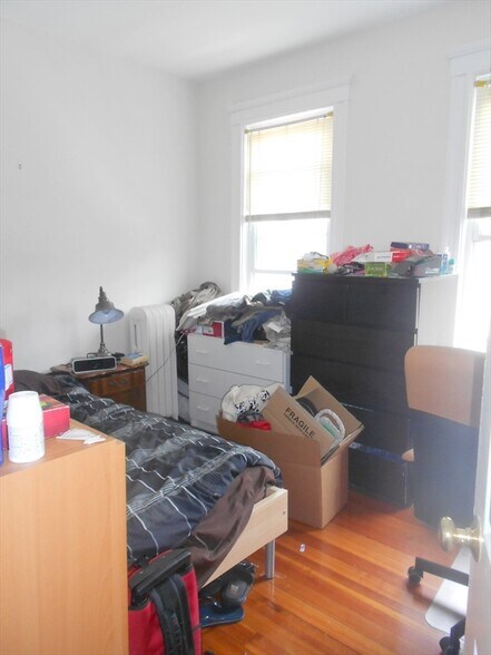 Building Photo - 6 Newton St