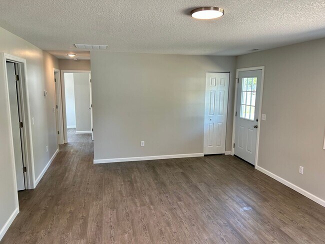 Building Photo - Fully Remodeled 3-Bed/1-Bath Home in Bluffton!